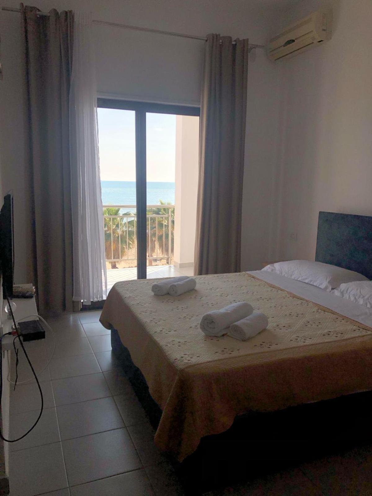 Hotel Blue Eye Restaurant And Durrës