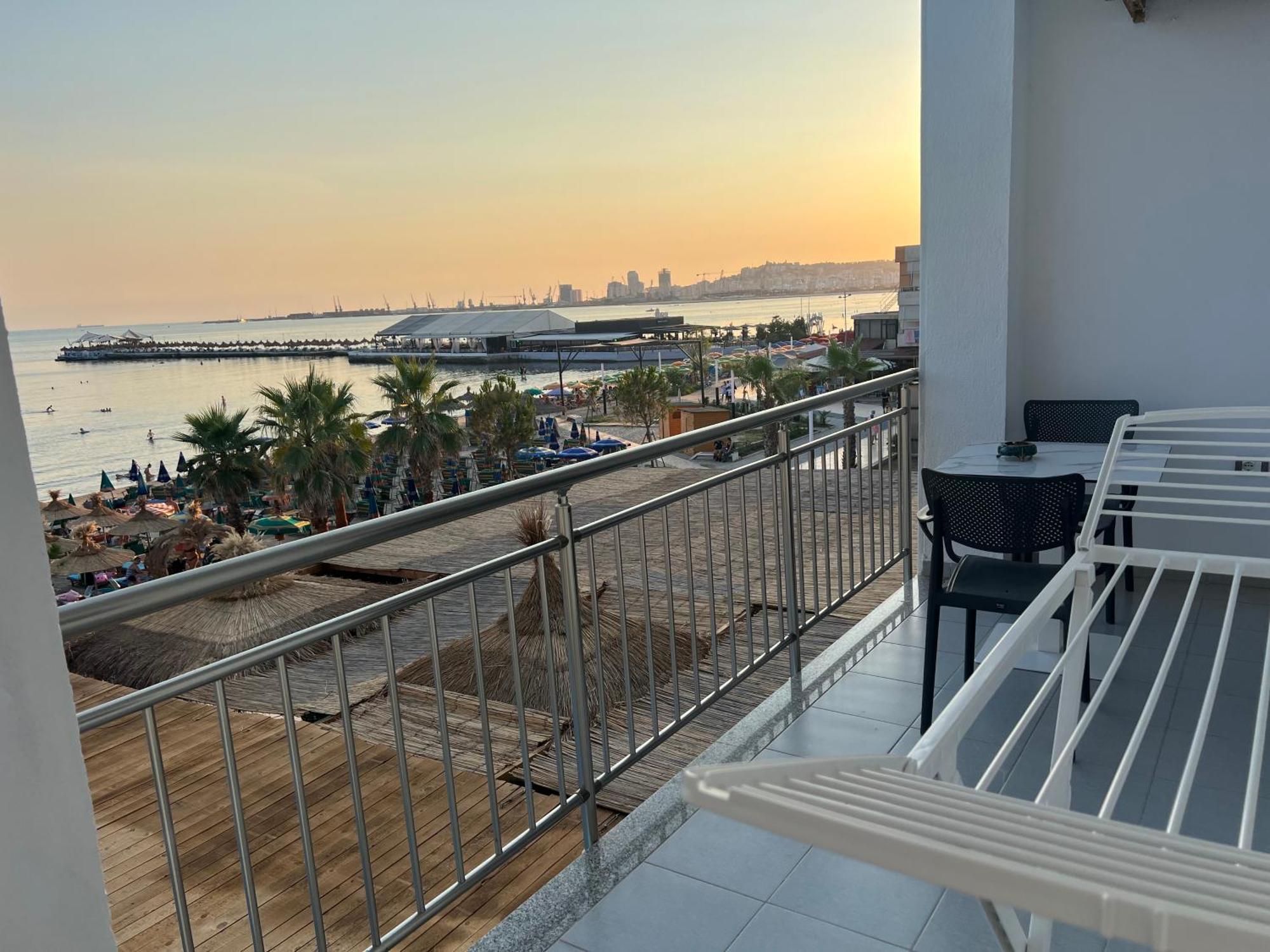 Hotel Blue Eye Restaurant And Durrës