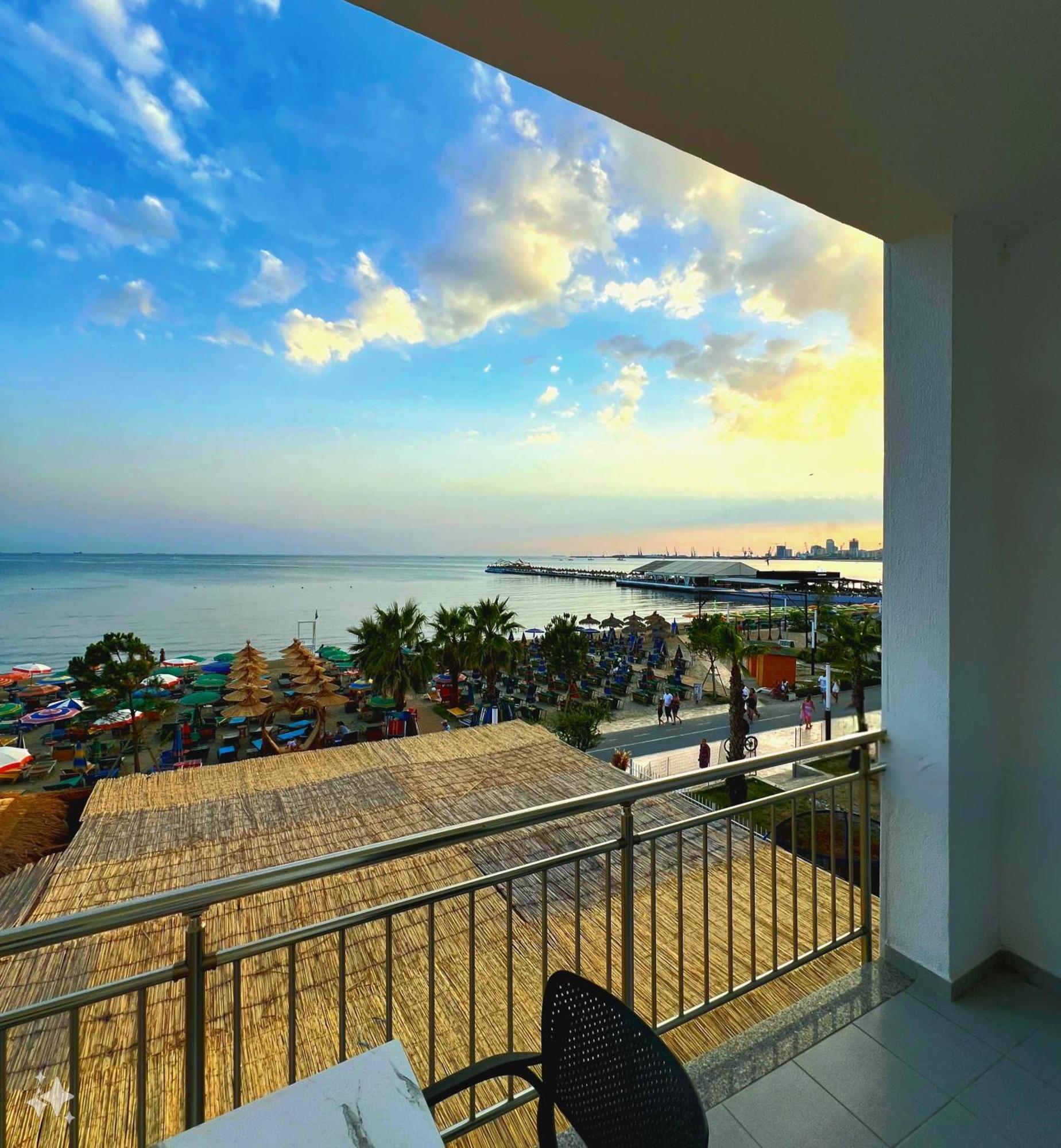 Blue Eye Restaurant And Hotel Durrës